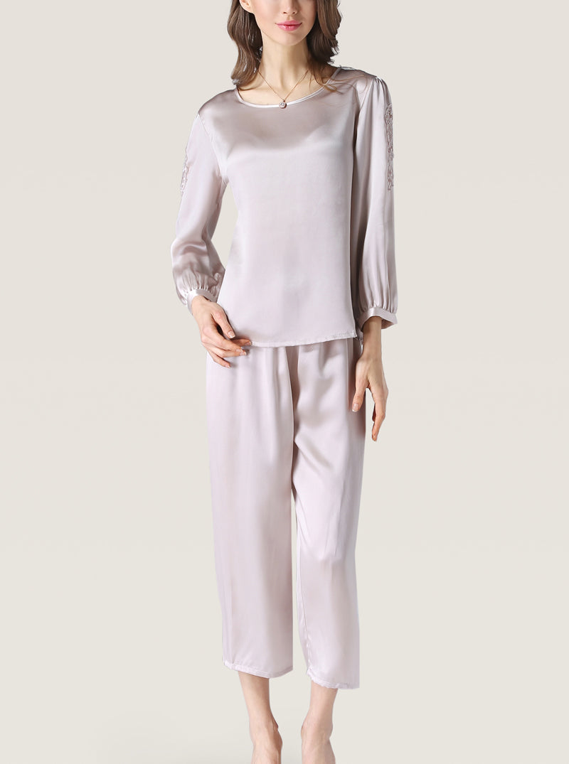 Spring And Autumn Female Silk Round Neck Simple Fashion Comfortable Solid Color Long Sleeve Trousers Two Piece Pajamas