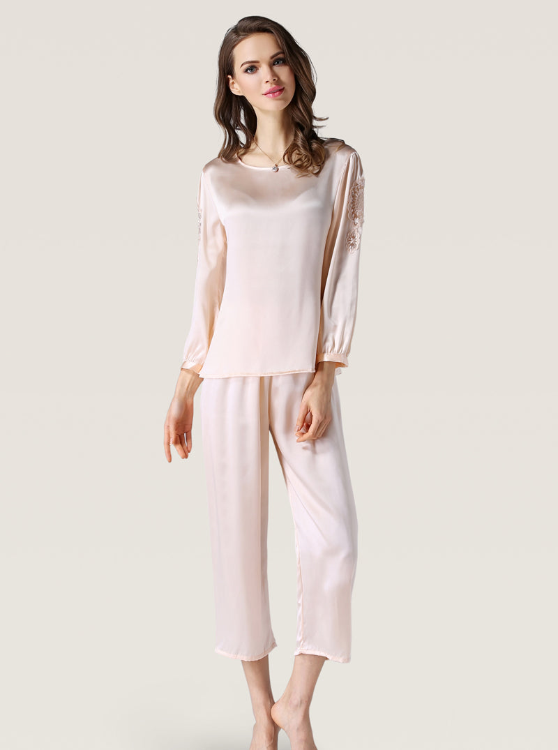 Spring And Autumn Female Silk Round Neck Simple Fashion Comfortable Solid Color Long Sleeve Trousers Two Piece Pajamas