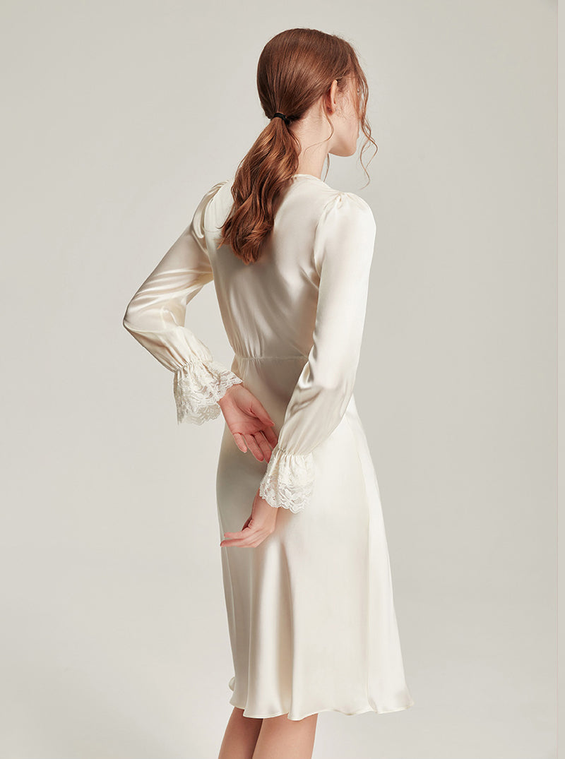 19 Momme Silk Autumn Female Lace V-Neck Vintage Elegant Textured High-Grade Comfortable Long Sleeve Beige Nightdress