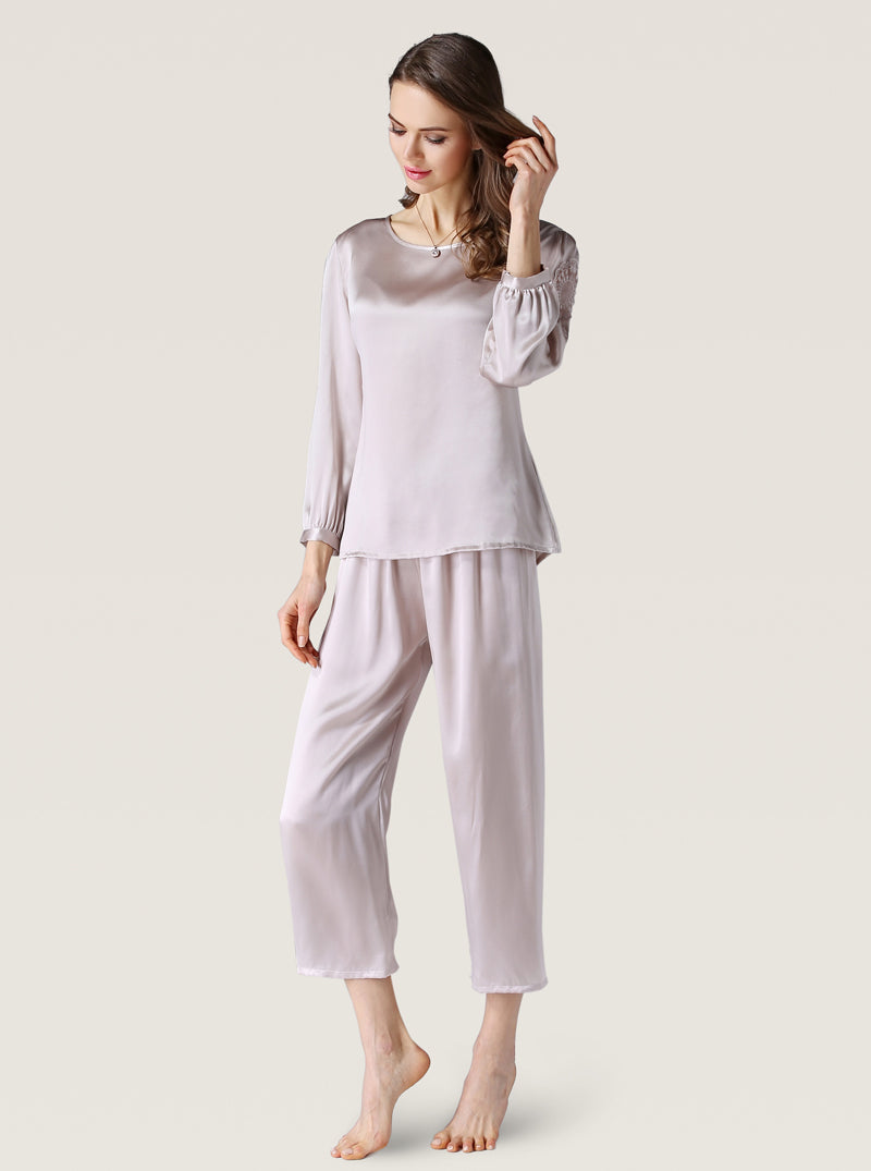 Spring And Autumn Female Silk Round Neck Simple Fashion Comfortable Solid Color Long Sleeve Trousers Two Piece Pajamas
