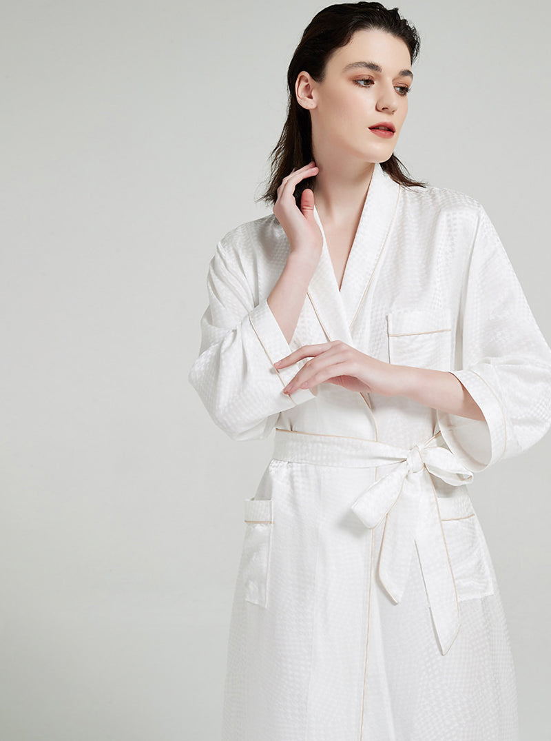 19 Momme Spring And Autumn Female Silk Small Lapel Loose Elegant Casual Belt Houndstooth Solid Color Long Sleeve Night-Robe