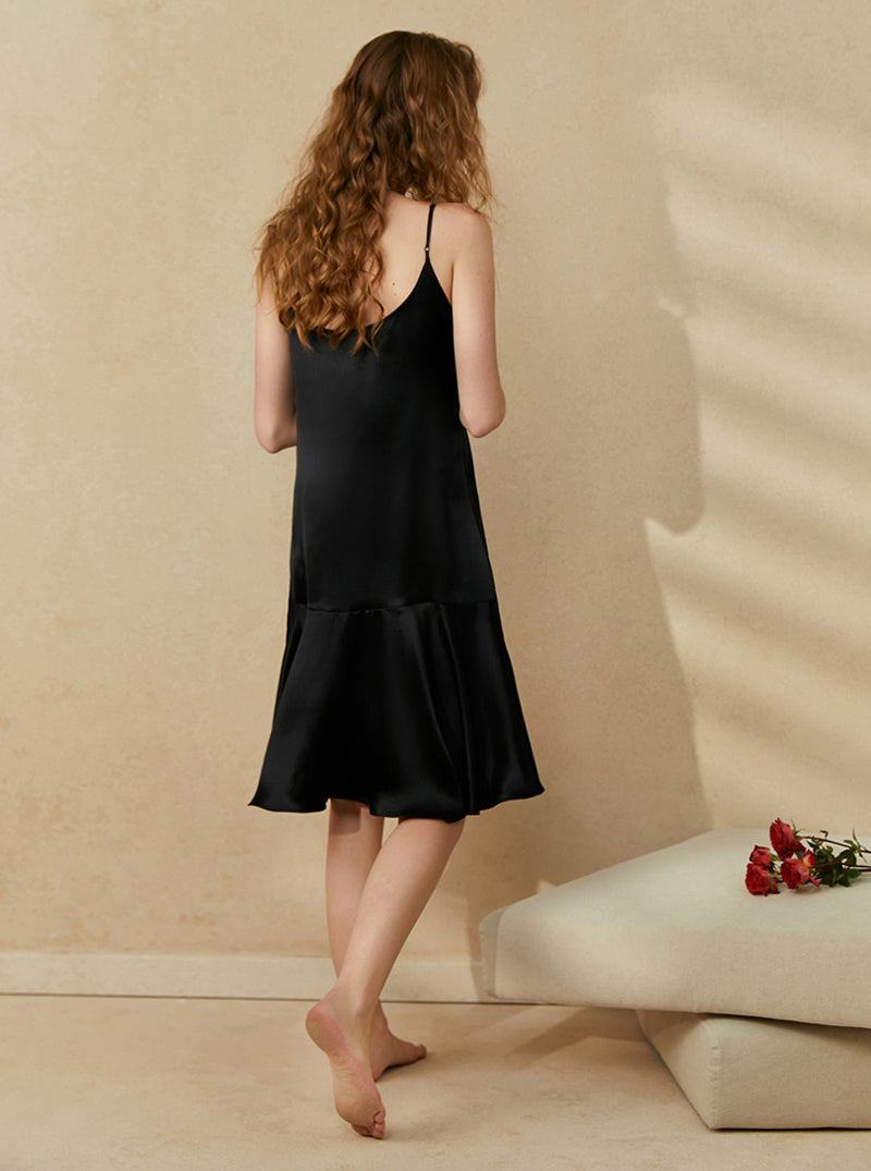19 Momme Silk Summer Female Sexy Deep V Collar Can Be Worn Outdoors Stitching Design Ruffle Wide Hem Sling Nightdress