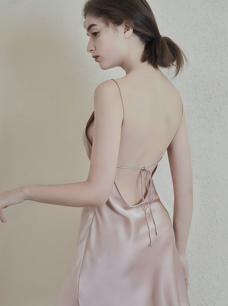 Solid Color Summer 19 Momme Female V Neck Retro Sexy Waist Waist Big Open Back Suspender Nightdress