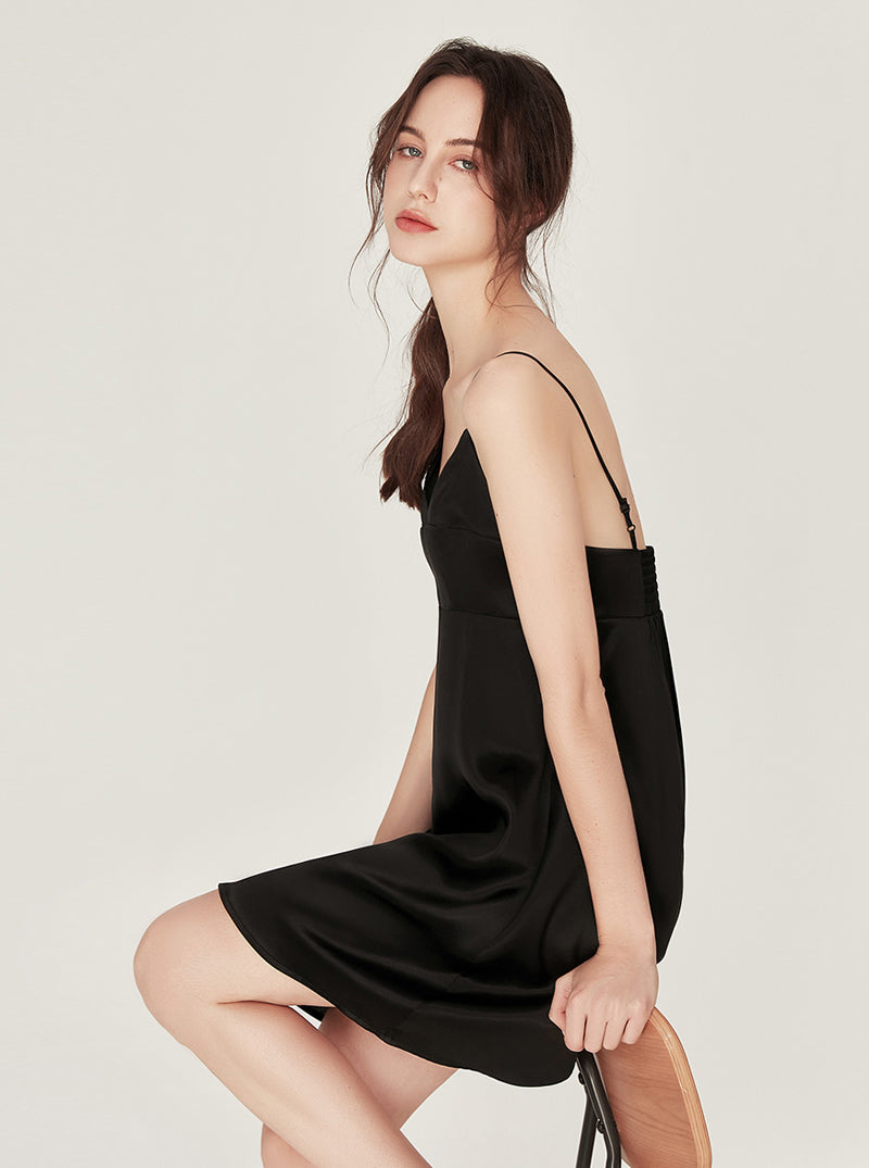Female Summer Silk Sexy Romance V Collar Elasticity Back Design Loose Hem Sling Short Nightdress