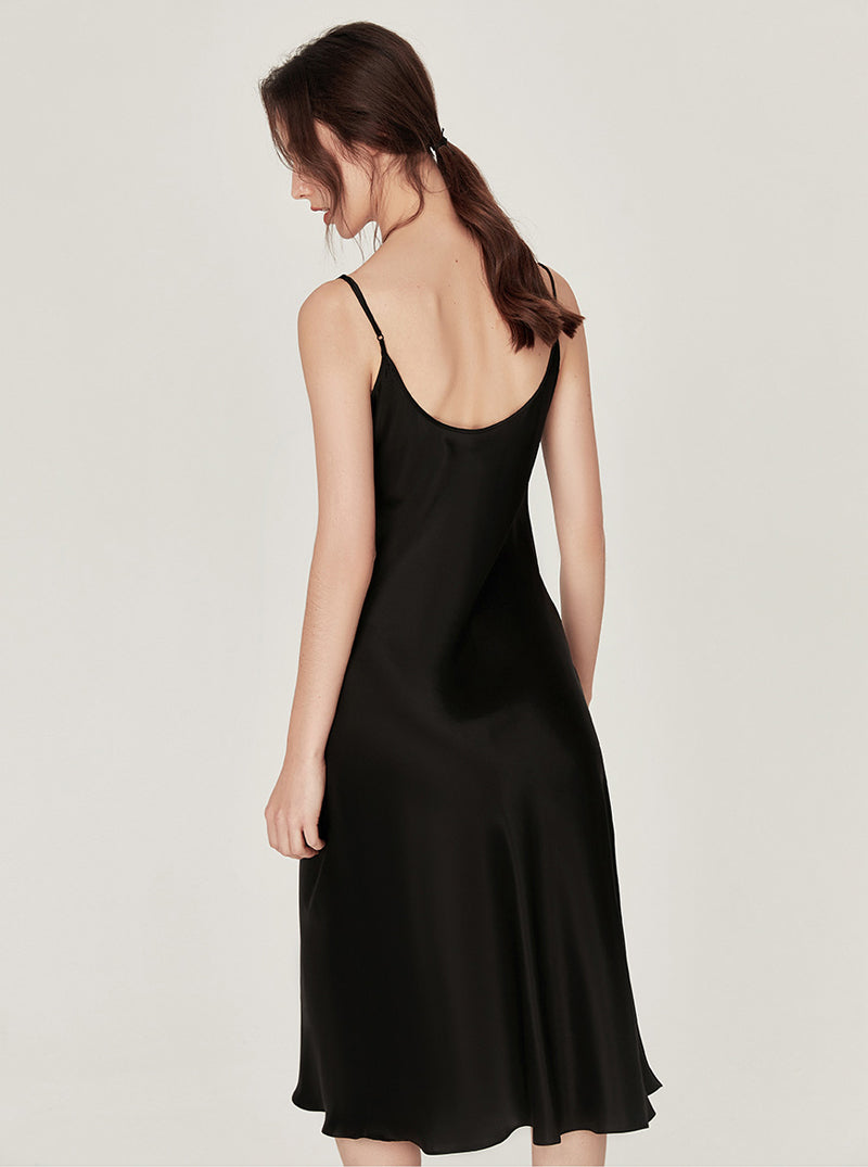 Simplicity Pure Color Silk Cowl-neck Elegant Sexy Split Hem Medium Length Slim Sling Nightdress