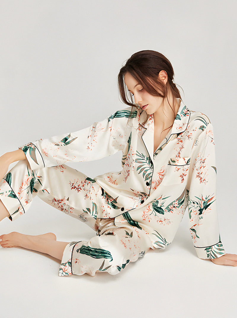 19 Momme Spring and Autumn Female Small Lapel Beautiful Print Side Contrast Color Retro Elegant Beige Long Sleeve Pajamas Two-piece Set