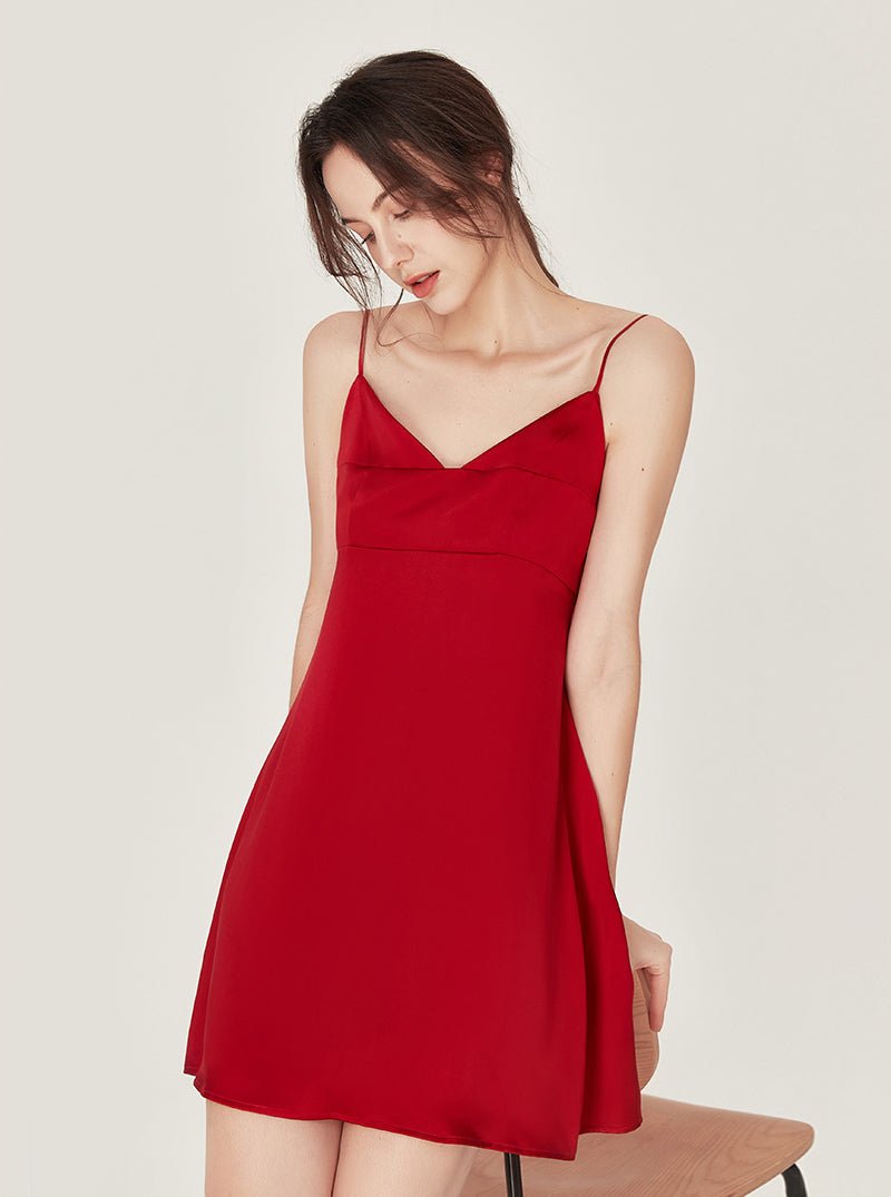 Female Summer Silk Sexy Romance V Collar Elasticity Back Design Loose Hem Sling Short Nightdress